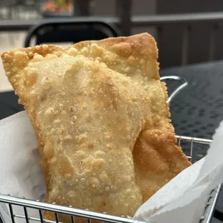 Pastel - Bananinha (Bananas Cinnamon/sugar)