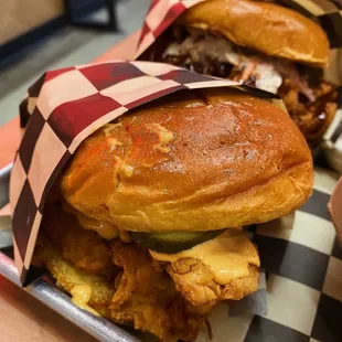 food, chicken wings and fried chicken