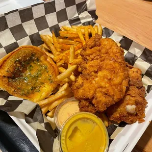 Chicken tendies and fries