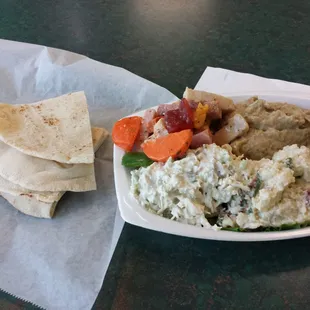 5 salad combination plate for $6.49. how are you going to beat that?