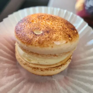 Creme Brulee Macaron