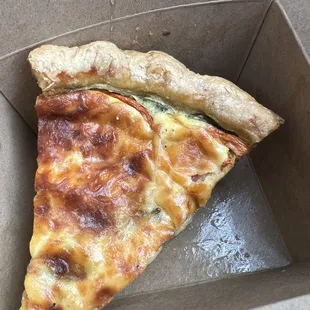 Vegetable quiche to go