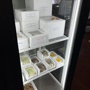 cold to go food case lots of choices