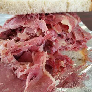 a roast beef sandwich