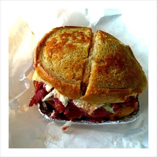 Corned beef on Rye with Slaw and Russian