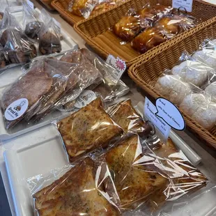 Breads and pasteris that I am going to try next~