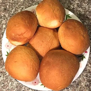 Half a dozen Pan de Sals! I couldn't fit the dozen on 1 plate