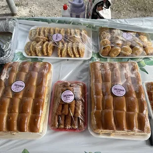 Bocaditos, croqueticas, mini empanadas, pastelitos