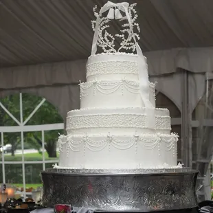 Our wedding cake, looking gorgeous, 9-24-2011