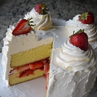 a mediocre cassata cake. real good ones have 2 layers of strawberries and custard