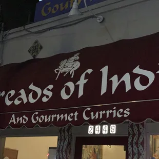 the outside of a restaurant
