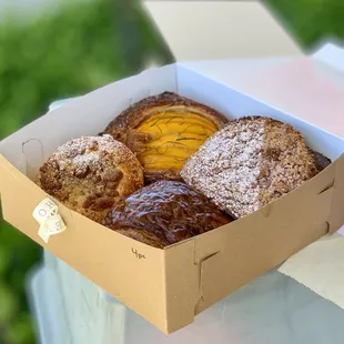 Pastry box