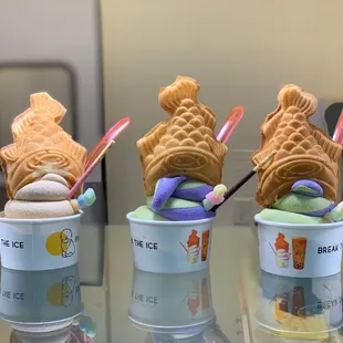 Earl Grey (fave!) and Matcha/Ube swirls topped w/ Taiyaki smeared w/ custard inside. Mini Mochis and Pocky sticks add irresistible charm!