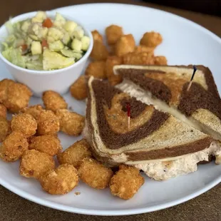 Tuna melt sandwich with tater tots
