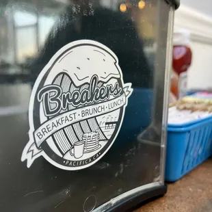 Napkin dispenser details