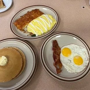 Yummy time! Delicious and sitting in the back and the kitchen is spotless.