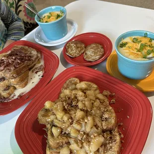 a plate of macaroni and cheese