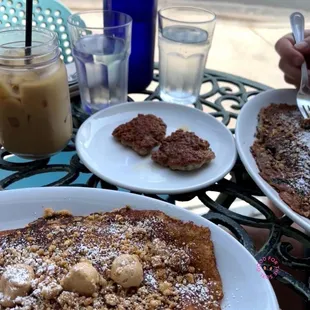 Peach crumble + blueberry pancakes + Amigo coffee