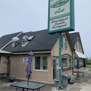 Breakfast Club &amp; Grill
