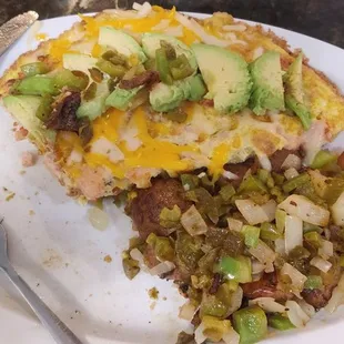Flamingo Omelette (turkey, bacon, tomatoes, cheddar jack cheese and sliced avocados.I added the spicy homefries. NOM NOM!!!