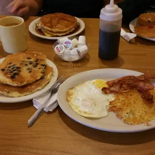 Great breakfast food and fast! Everything is all good here.
