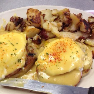 Eggs Benedict with potatoes