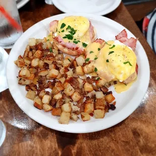 Eggs benedict