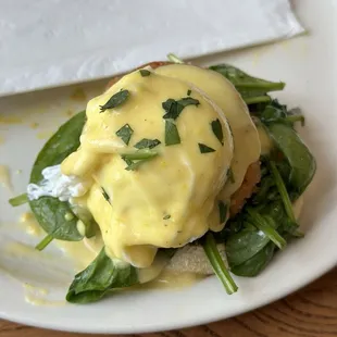 Eggs SALMON BENEDICT