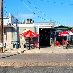 Back alley entering and outdoor eating.