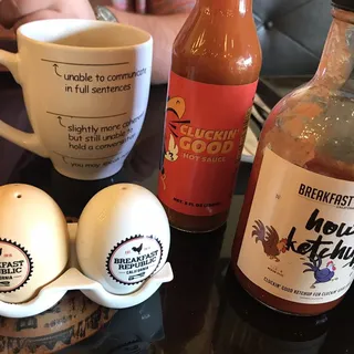 Egg Salt & Pepper Shakers