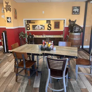 Asthmatic of the restaurant when you first step in.