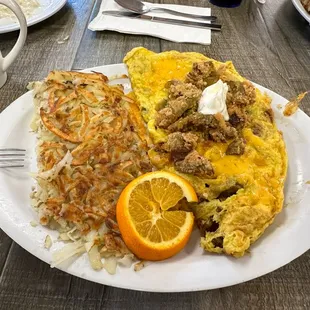 Hatch Chile omlette with hash browns.