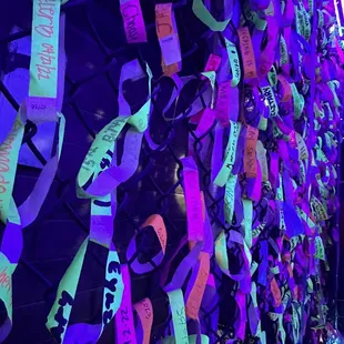 In the zen room People wrote their names but you can also write on the walls