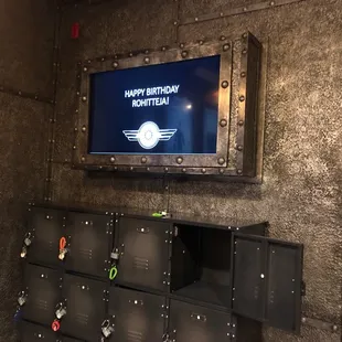 They even put up the bday wishes on the screen. Which was so sweet