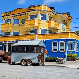 You can't miss this place.