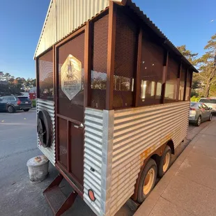Seems as though they may go to events etc with this 'to go' BBQ set up on wheels!