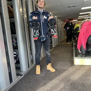 This boy was super nice to us, he helped me and my family. This guy Federico Bustos was amazing thanks for a good experience