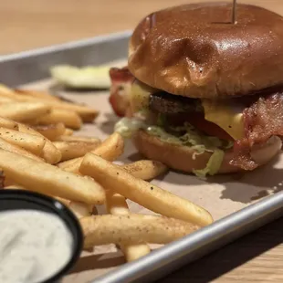 Pub Burger with Bacon $18 (Rating: 6.5/10)