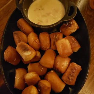 Pretzel bites