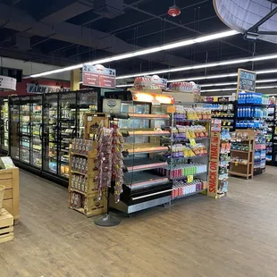 Wide selection, very clean. Grabbing a few essentials for dinner.