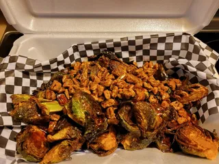 Uncle Lyle's Tavern and Grille