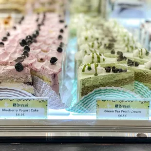 Blueberry Yogurt Cake + Green Tea Fresh Cream Cake