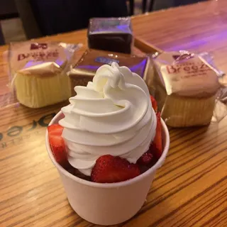 Small Wildberry Yogurt Snow