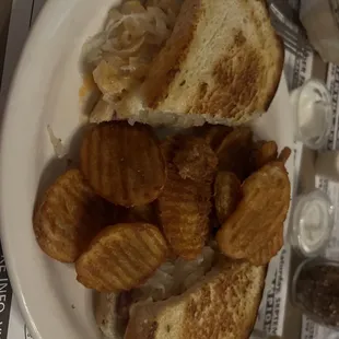 Rueben with buffalo froes