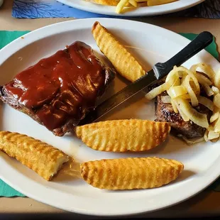 Steak and Ribs, Broasted potatoes