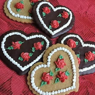 Buttery shortbread decorated with white chocolate