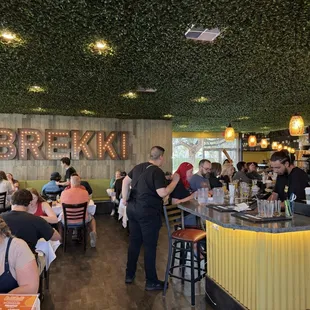 Busy morning, nice decor