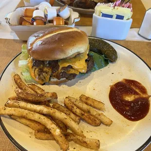 Green Chile Cheeseburger