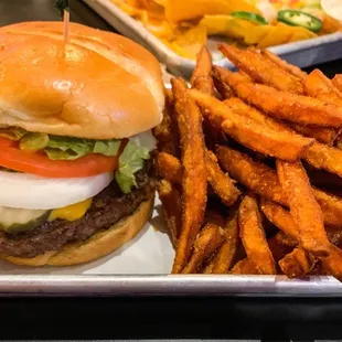 Cheeseburger &amp; fries