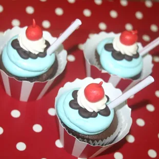 Shake Cupcakes!
